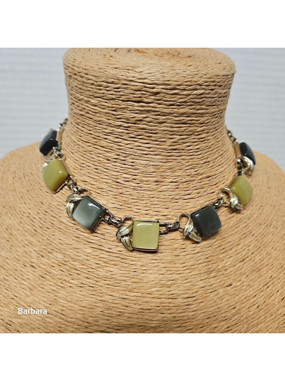 Vintage 60s 2-Tone Green Chiclet Thermoset Lucite Necklace